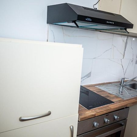 Agreable Chambre Sur Liege Avc Parking Et Wifi Gratuit Buitenkant foto