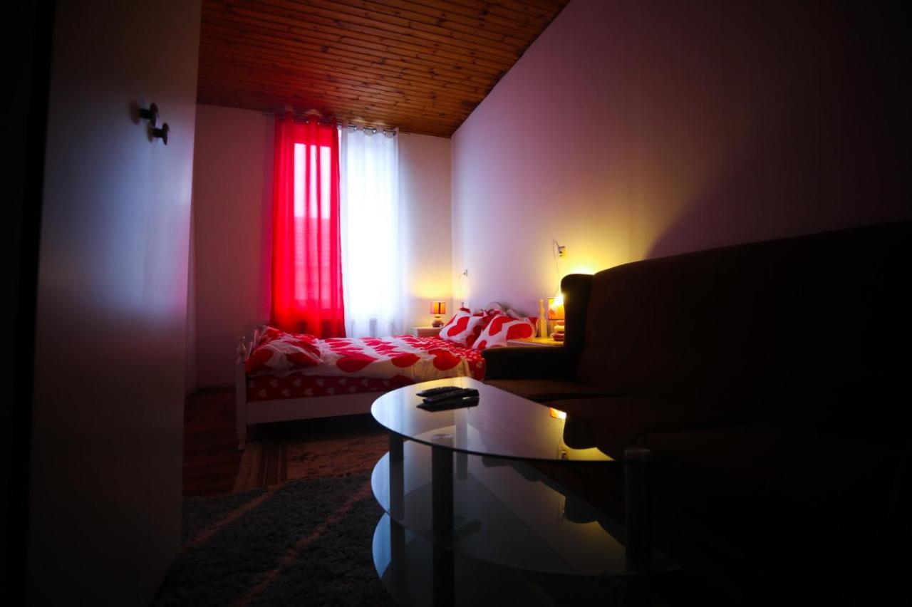 Agreable Chambre Sur Liege Avc Parking Et Wifi Gratuit Buitenkant foto